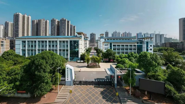 春启新章，鸿运开篇！2026新春佳节期间，郴州中天&middot;江山天著不负一城热望，迎来新春开门红，营销中心人气如潮、暖意融融，返乡精英与城市改善客群纷至沓来，咨询、认购热潮持续升温